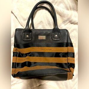 Tommy Hilfiger purse- pre-owned